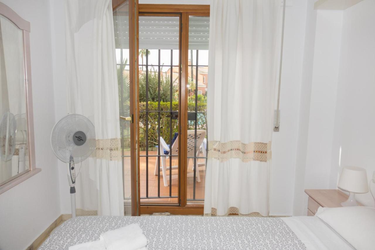 Apartamento Pink Mariposas Chiclana de la Frontera Bagian luar foto